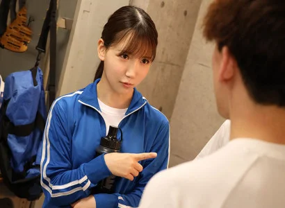 Đụ tập thể em gái xinh trong câu lạc bộ bóng đá