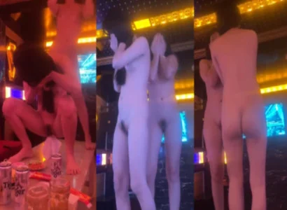 Múa thoát y tại quán karaoke cực dâm loạn hàng múp