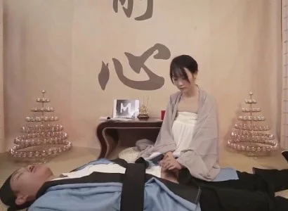 Nữ tu ngon mắt và vị đạo sĩ bị thương